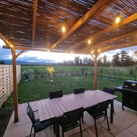 Semesterbostad Maison 2 Avec Exterieur Et Jacuzzi Pont-de-lʼIsère